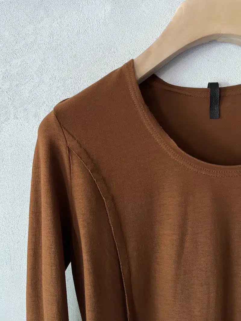 t shirt cotone elasticizzato aderente ruggine serie numerica