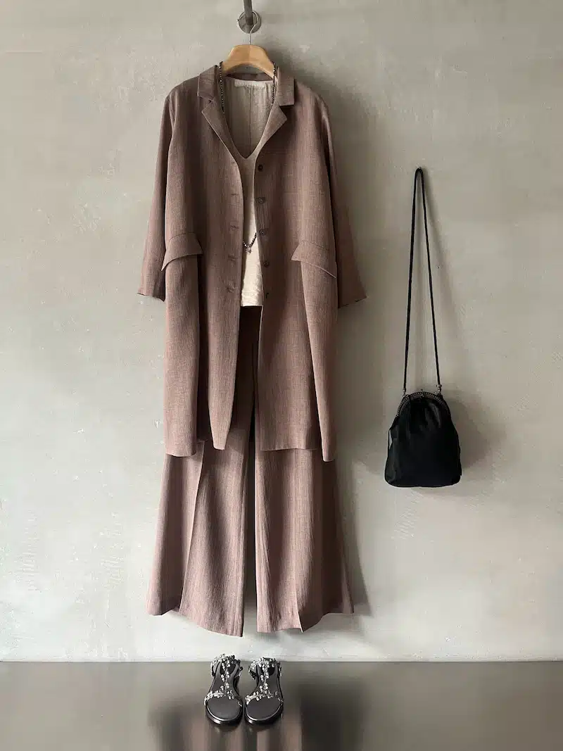 marina lari outfit rosa