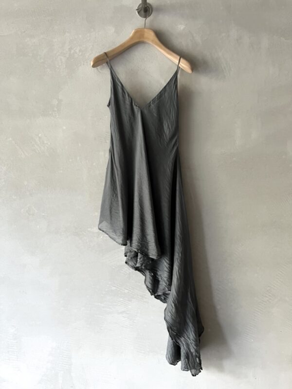 top asimmetrico seta grigio verde marc le bihan