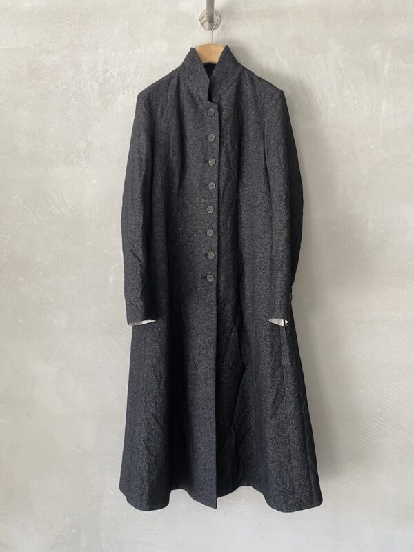 cappotto sartoriale lungo nero forme d’expression