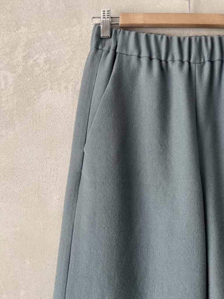 pantaloni crop lana azzurro marina lari 1 3