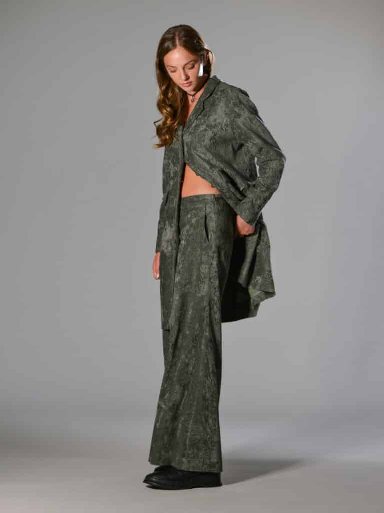 pantaloni lunghi gamba larga velluto verde marina lari 1