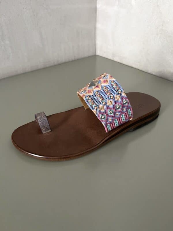 Sandali artigianali in pelle multicolor con fascia ricamata a mano e doppia suola 3 cm modello Cruz N CALLEEN CORDERO