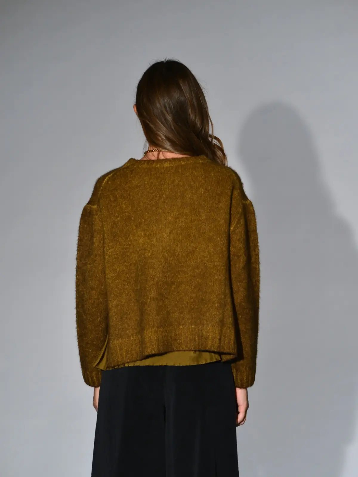 maglione over cashmere dipinto a mano tabacco senape fissore 2