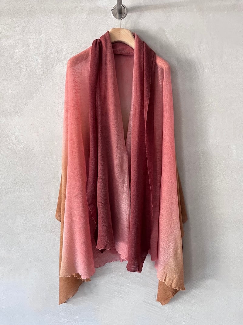 sciarpa leggera jersey cashmere rosa mirror in the sky.jpeg