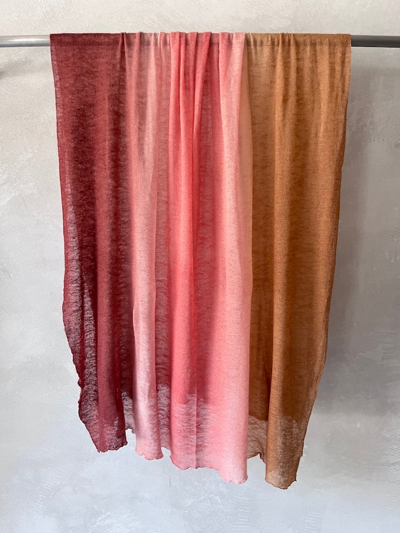 sciarpa leggera jersey cashmere rosa mirror in the sky.jpeg