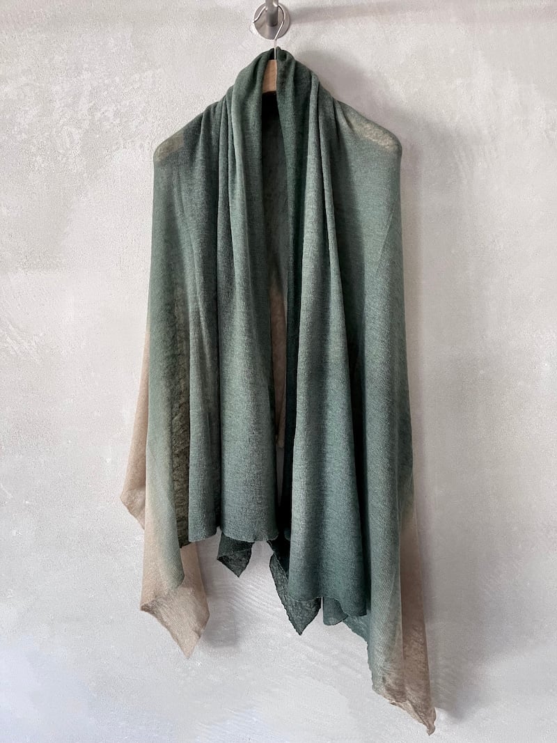 sciarpa leggera jersey cashmere verde mirror in the sky