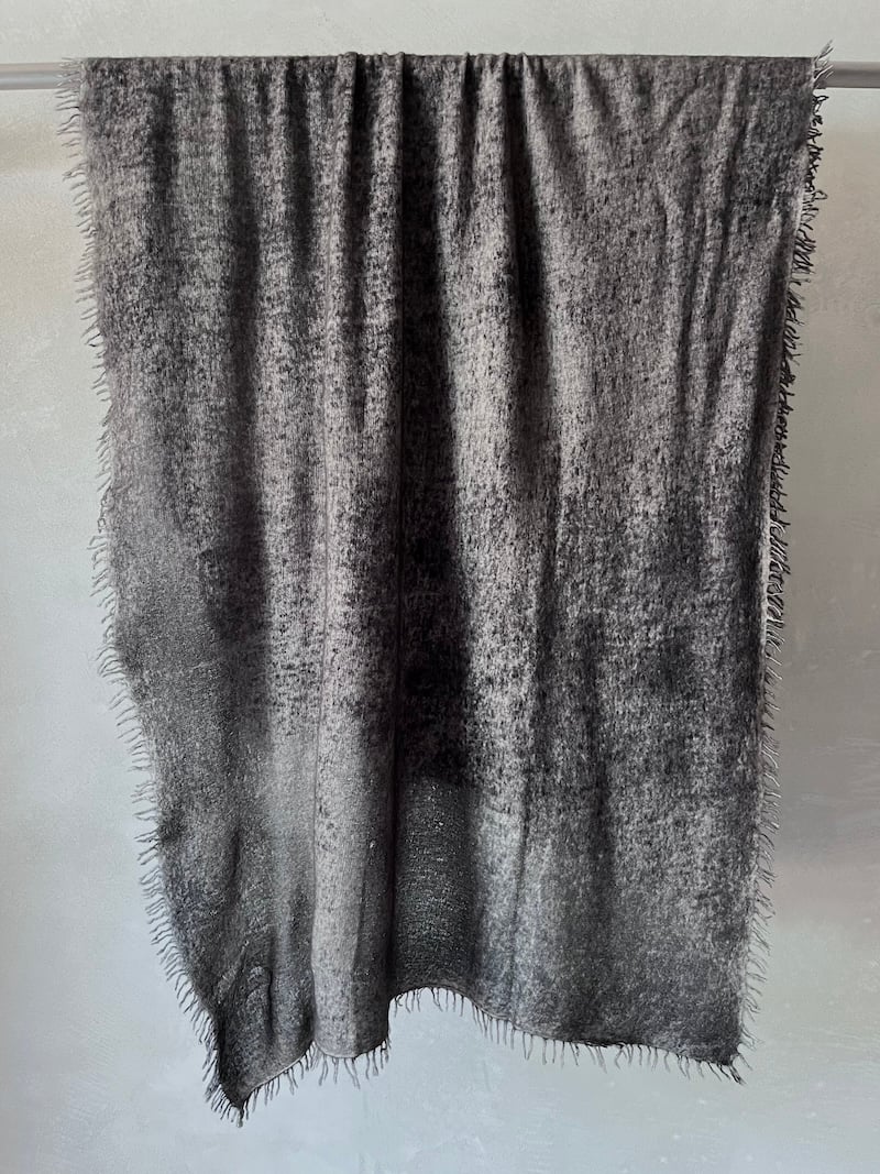 stola cashmere bicolore nero grigio avant toi