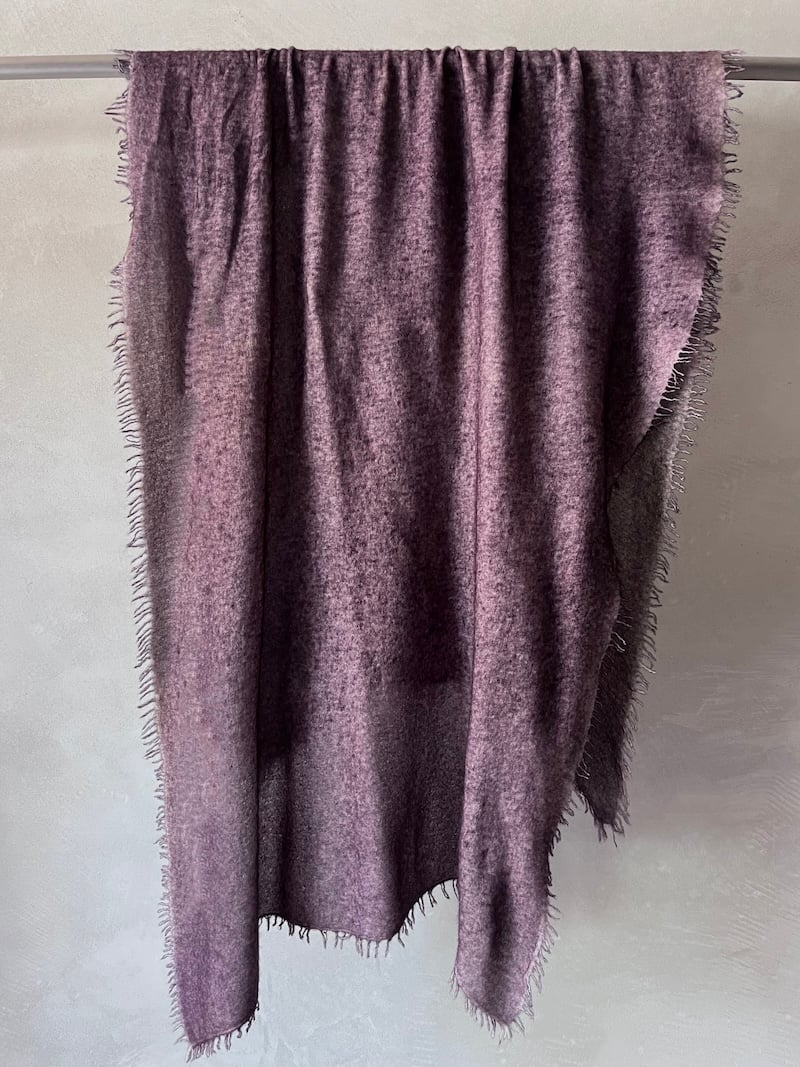 stola cashmere bicolore nero prugna avant toi