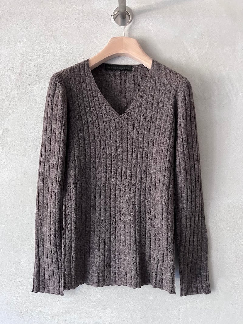maglia aderente cashmere coste scollo a V tortora melange marinalari