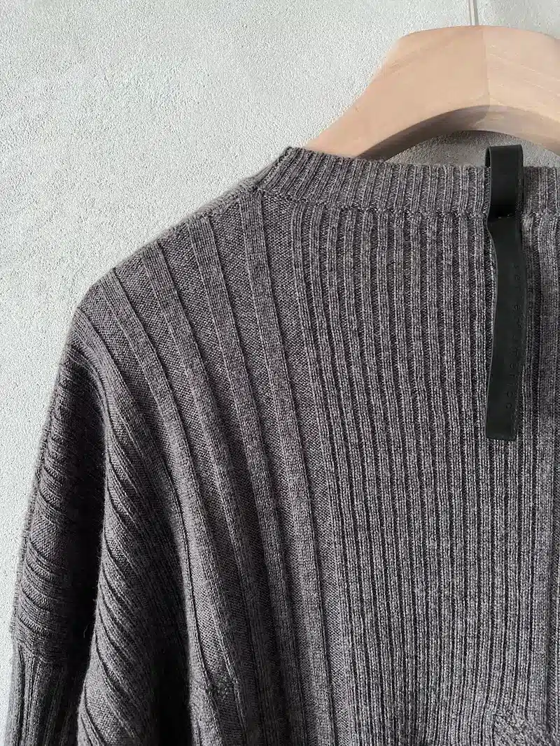 maglia boxi lana merino grigio nero serie numerica