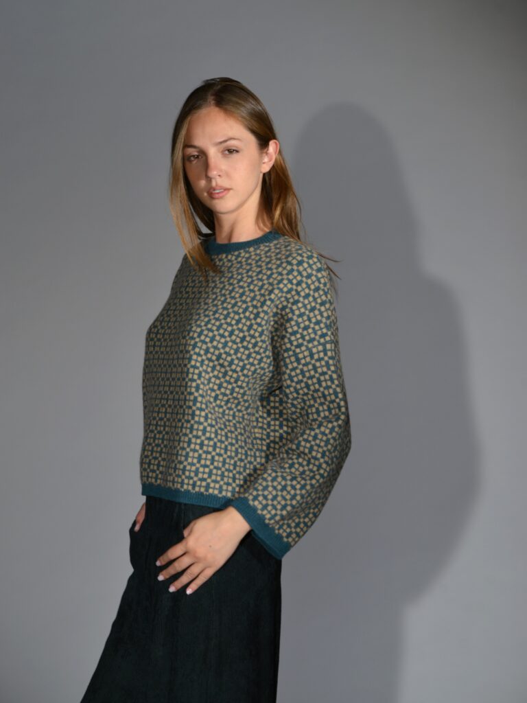 maglia over boxi jacquard cashmere seta verde cammello thats alyki 1