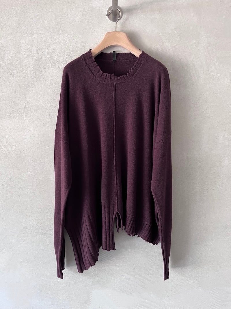 maglia oversize cashmere riciclato prugna serie numerica