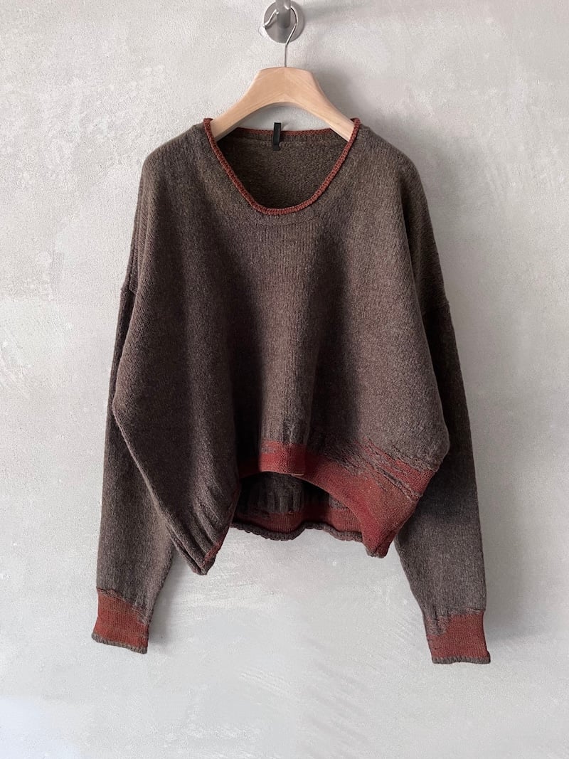 maglia oversize intarsio lana merino marrone serie numerica