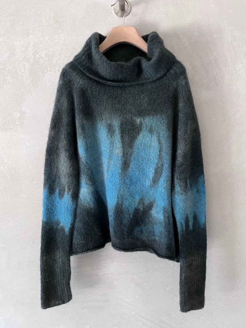 maglione over boxi dipinto a mano grigio azzurro fissore