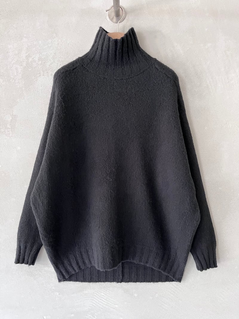 maglione oversize collo alto lana cashmere nero avant toi