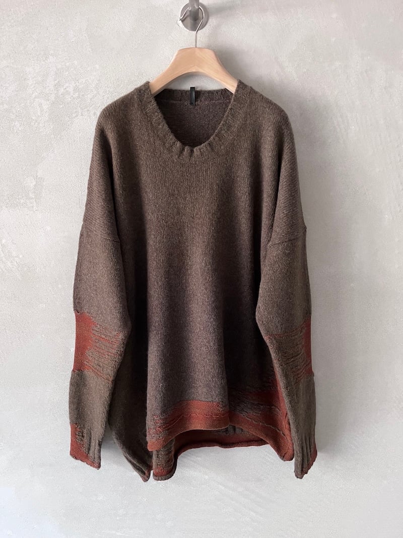 maglione oversize intarsio lana merino marrone ruggine serie numerica
