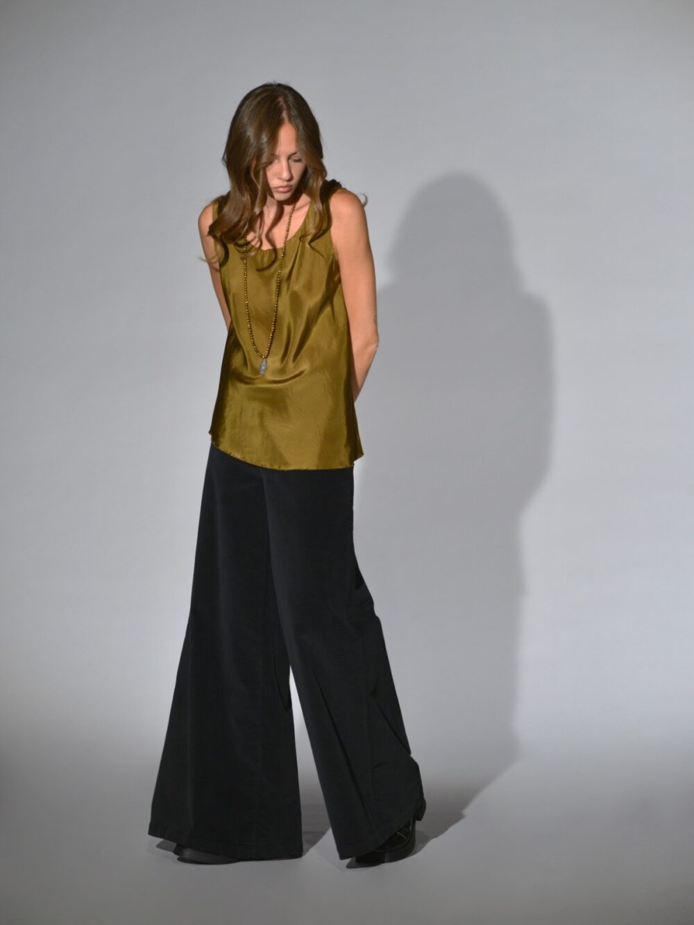 pantaloni gamba larga velluto cotone elasticizzato nero stefano mortari 1