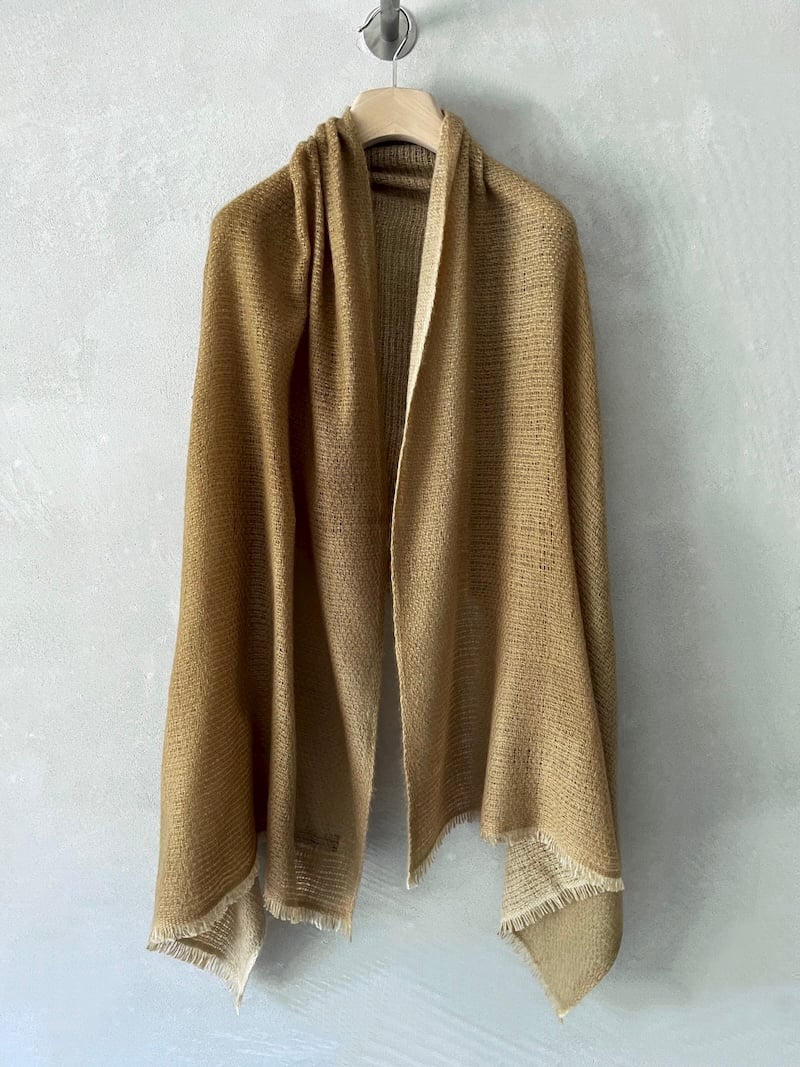 sciarpa cashmere mostarda caramello lalaerre
