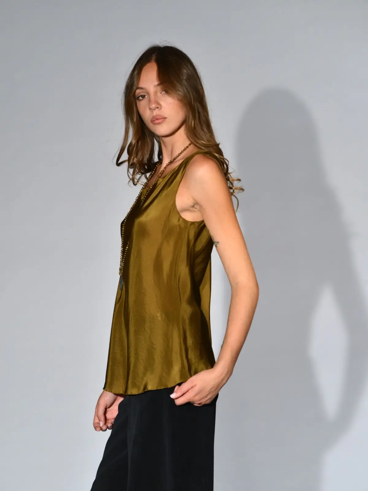 top smanicato seta senape susanne bommer