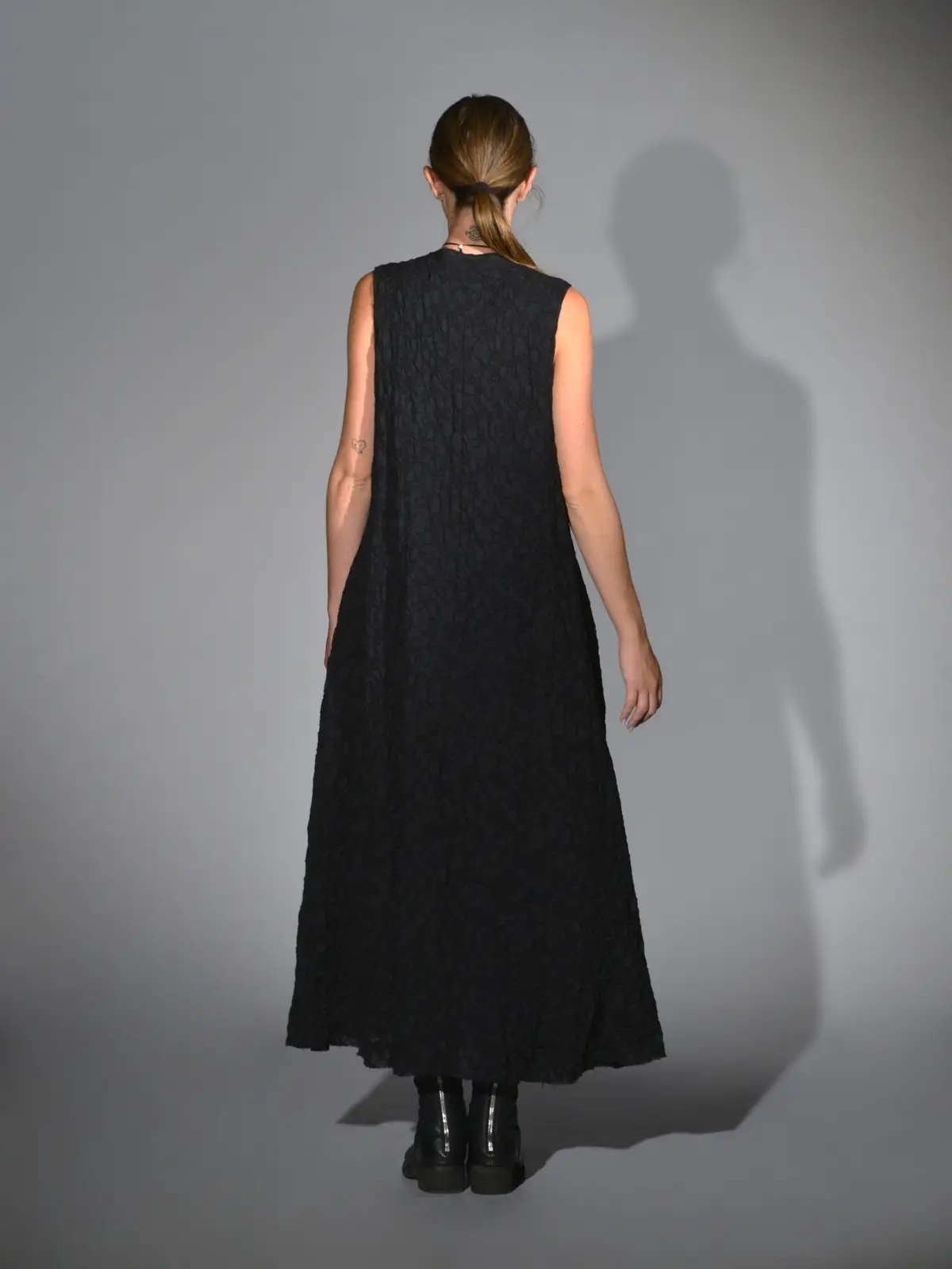 abito oversize lungo smanicato lana ricamato foderato seta nero marc le bihan 2