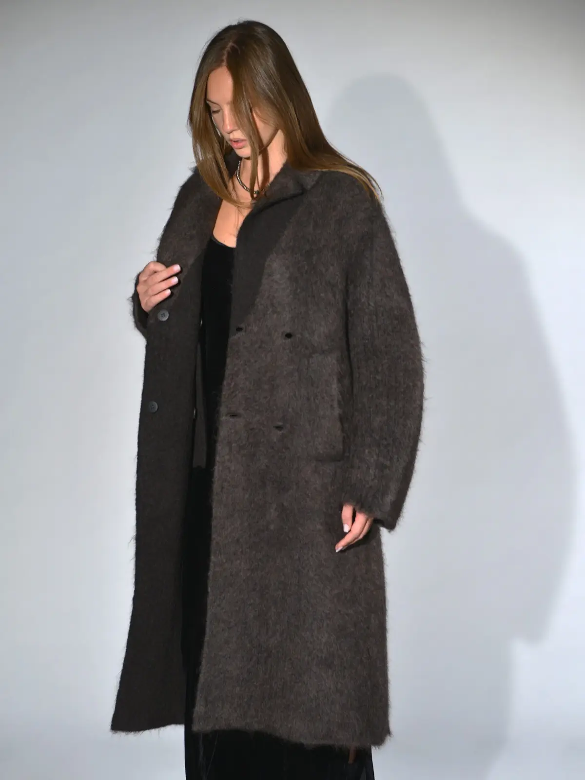 cappotto oversize maglia pesante soffice lana yak mohair marrone boboutic
