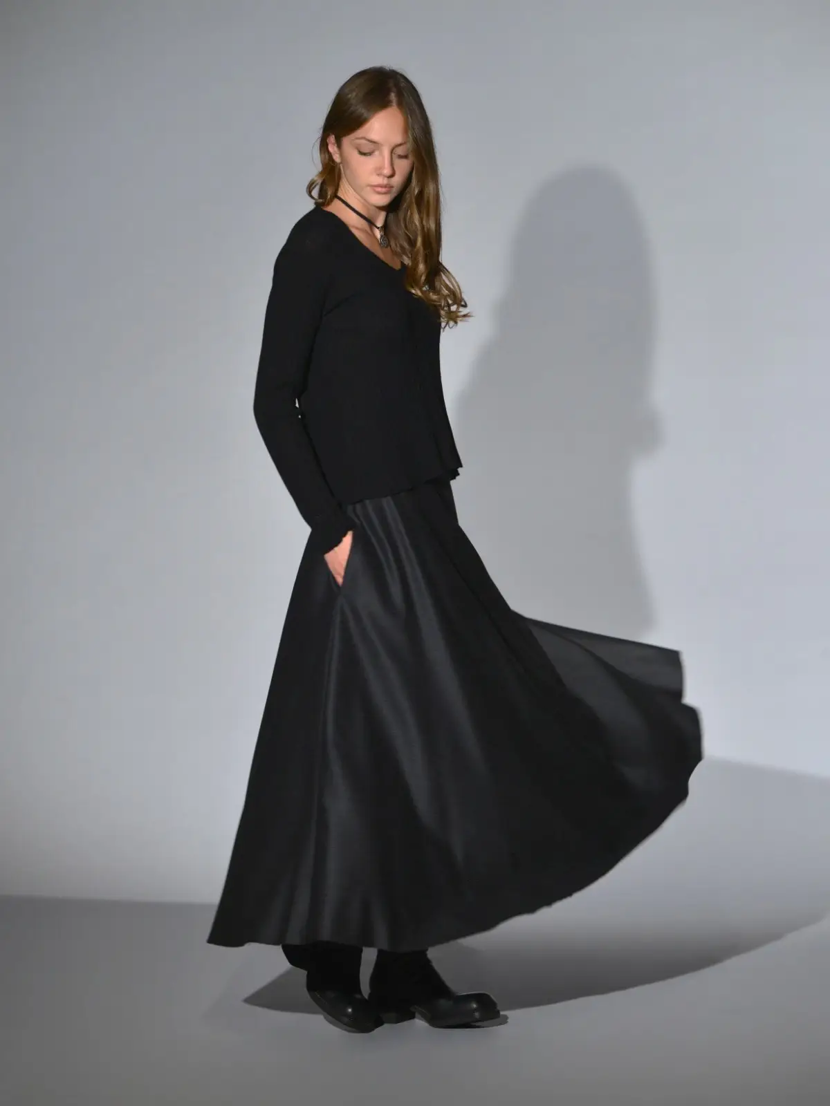 gonna lunga a ruota lana peso leggero grigio antracite barbara tani 1