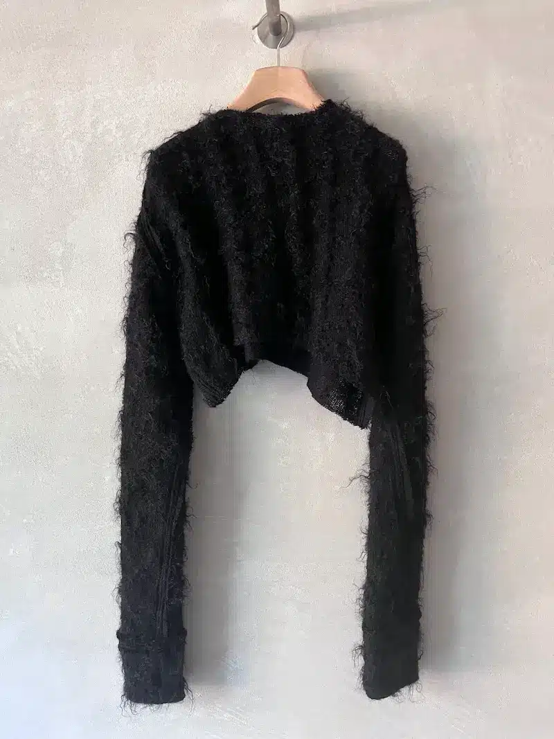 maglia crop coprispalle lana mohair nero marc le bihan.jpeg