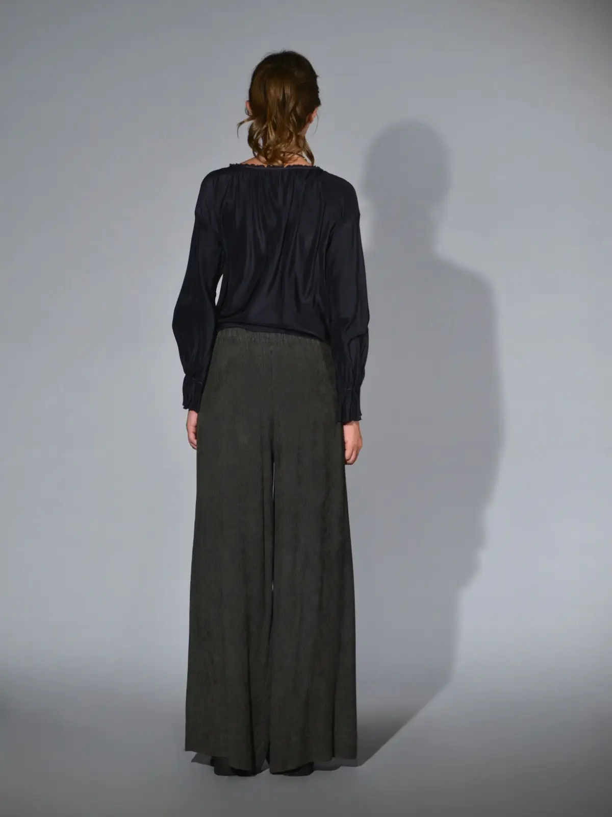 pantaloni larghi vita alta velluto costine viscosa grigio barbara tani 3