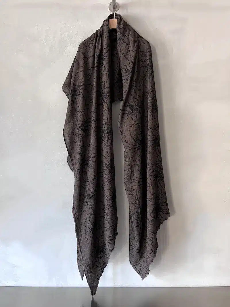 stola ricamata lana viscosa marrone marc le bihan