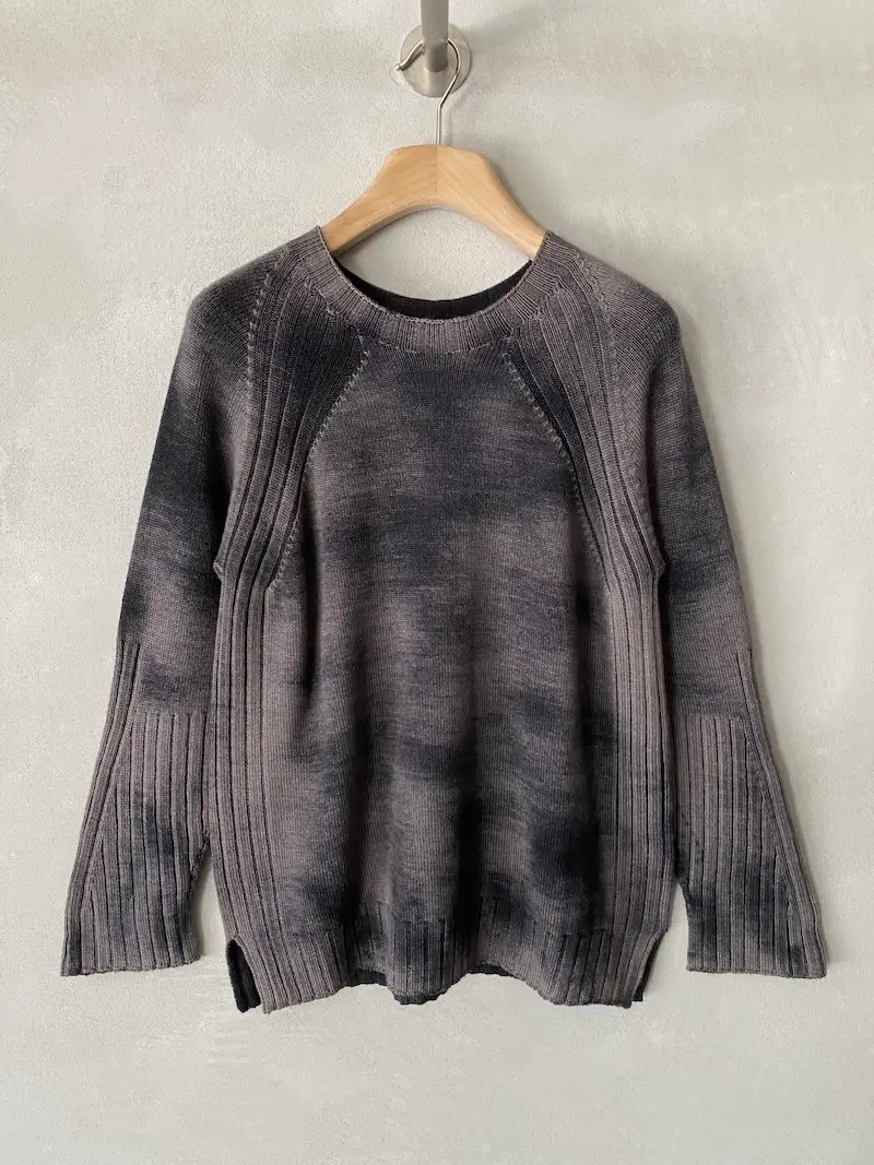 maglia dipinta a mano lana merinos beige nero ploumanac’h