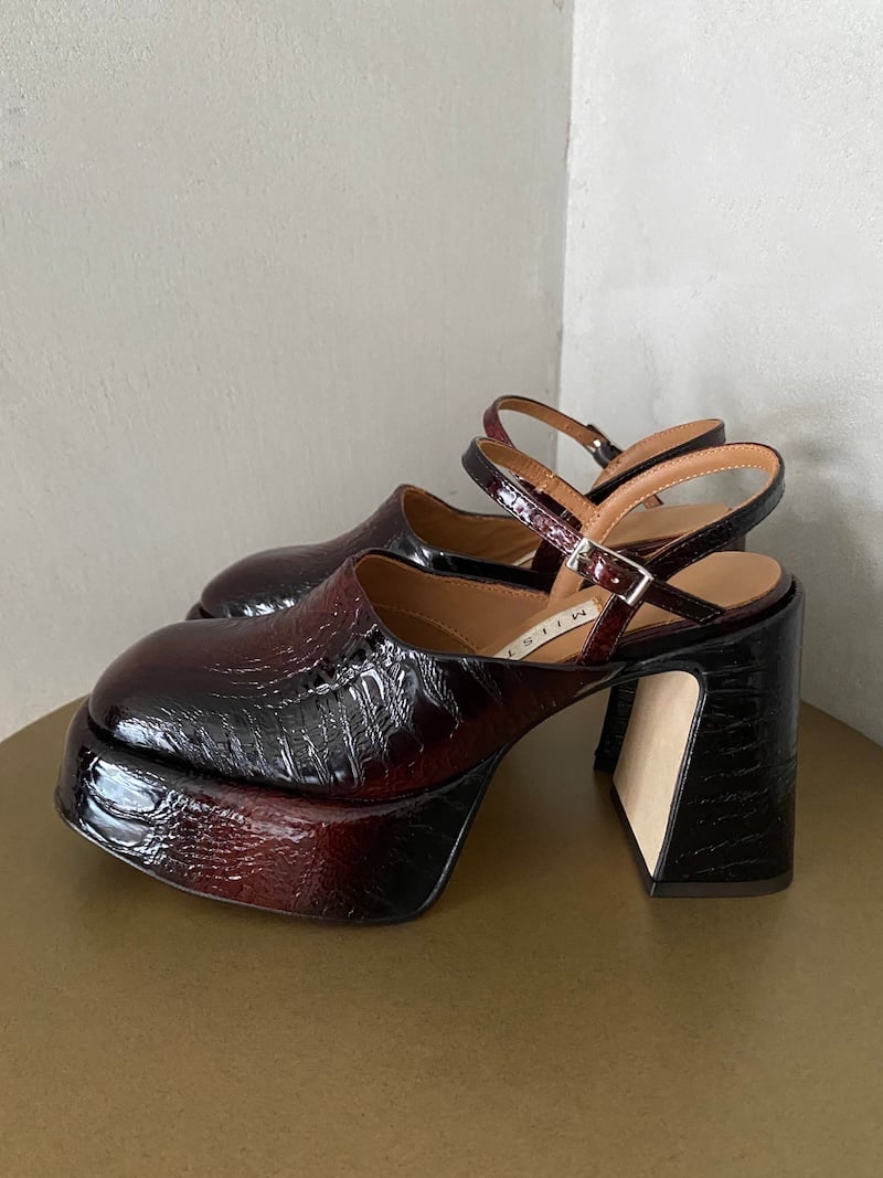 scarpe slingback zeppa pelle lucida marrone miista