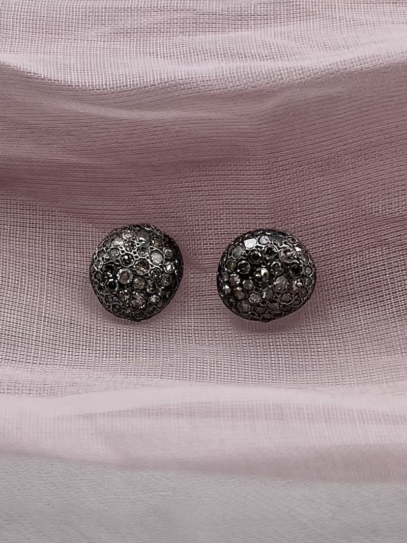 Orecchini a Pasticca in Argento Sterling con Diamanti Cognac 0,83 ct Rosa Maria Orecchini a pasticca in argento sterling con pavé di diamanti cognac 0,83 ct