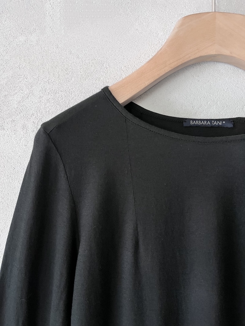 T-shirt Slim Nera Barbara Tani in Cotone e Cashmere Tinto Capo