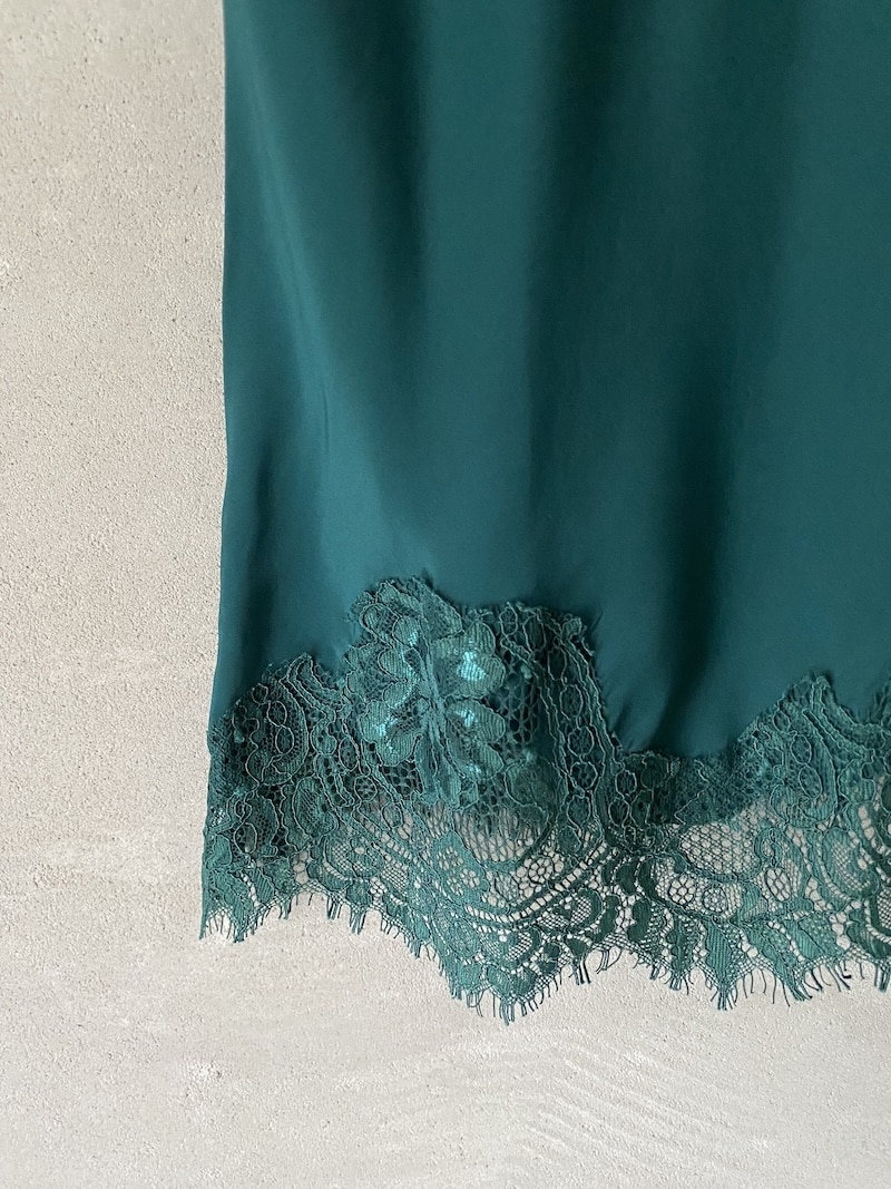 Top Verde Gold Hawk in Seta con Pizzo Macramè