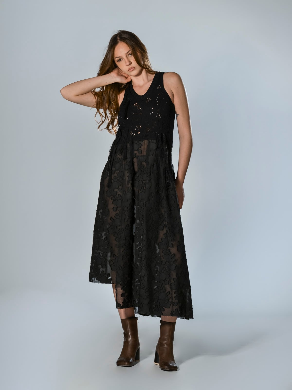 Abito lungo nero Serie Numerica in cotone devoré con corpetto traforato e gonna svasata