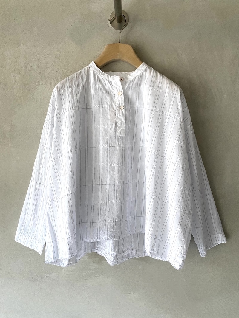 Camicia over HANNOH in cotone leggero bianco con motivo a righe e colletto alla coreana