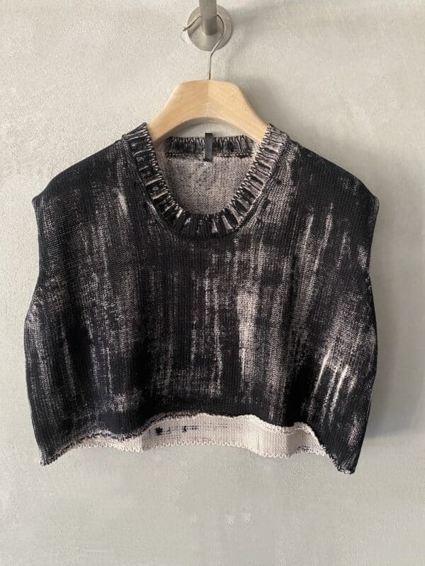 Gilet corto Serie Numerica écru e nero in cotone dipinto a mano