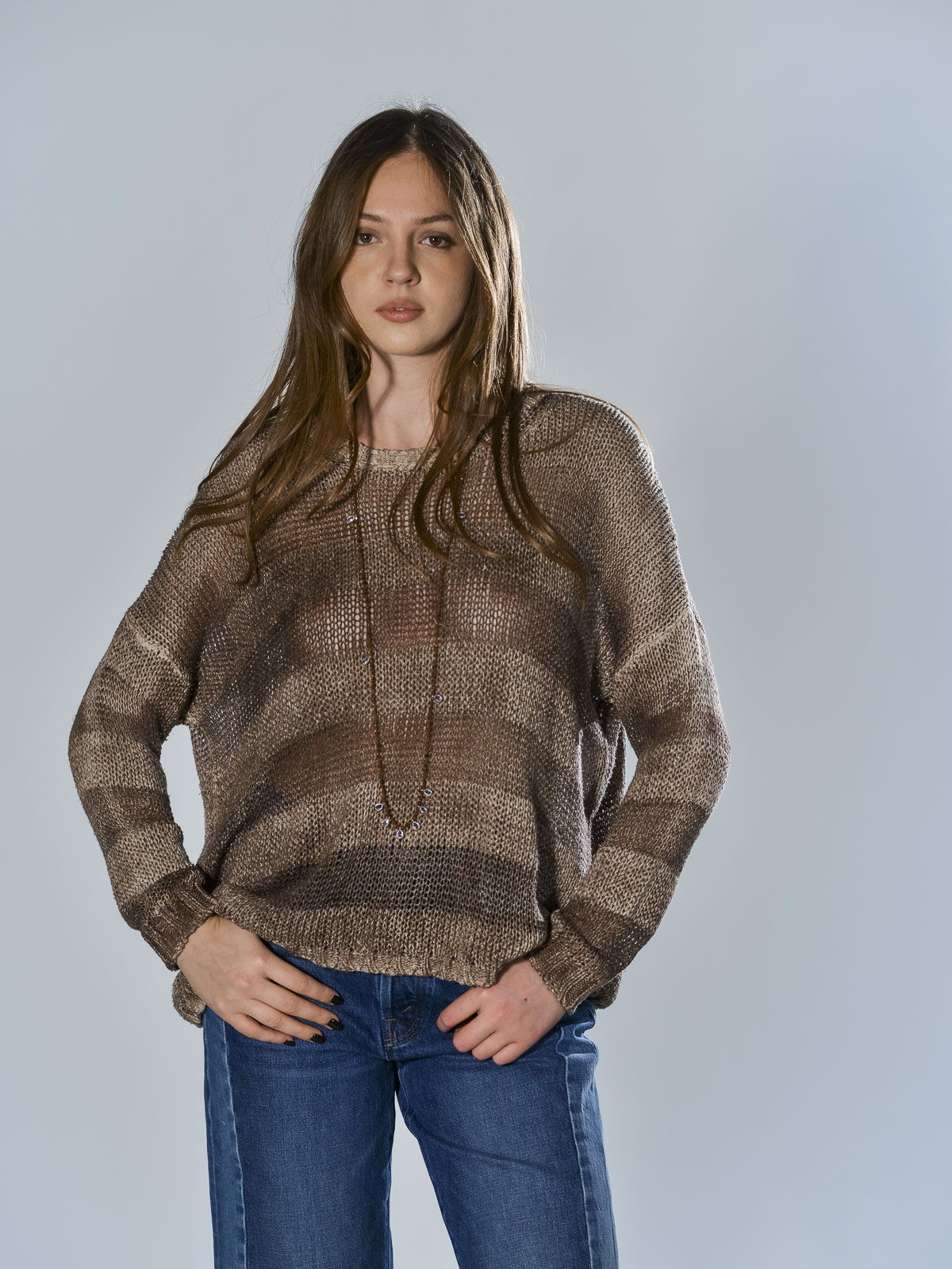 Maglia marrone F Cashmere in seta a righe con scollo tondo ampio e vestibilità oversize