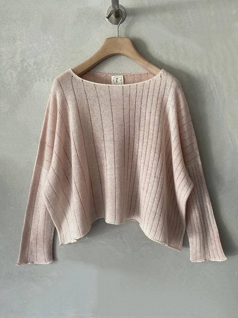 Maglia over boxy rosa petalo F Cashmere in cashmere leggero con lavorazione ad ago scartato