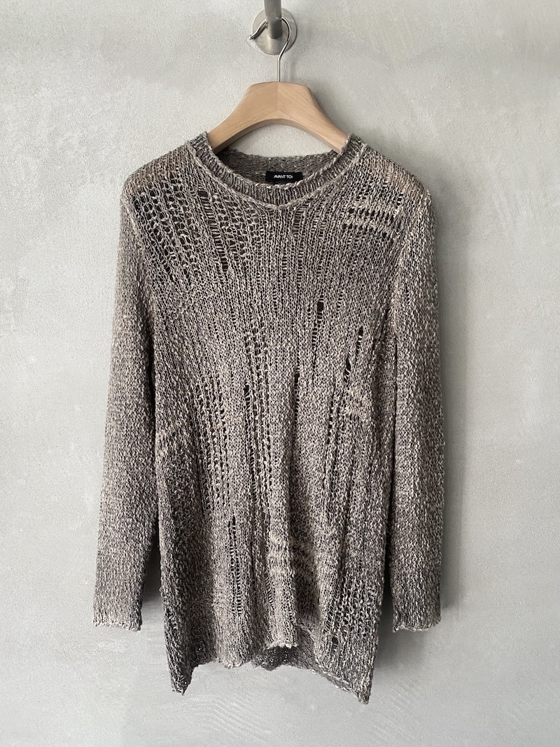 Maglia color sughero Avant Toi in cotone dipinta a mano con stramature, scollo a U e maniche lunghe