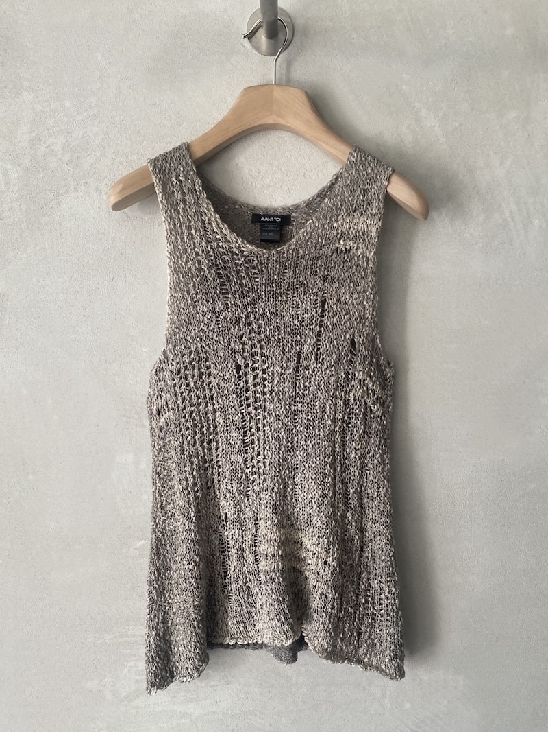 Maglia smanicata color fango Avant Toi in cotone dipinta a mano con scollo a V