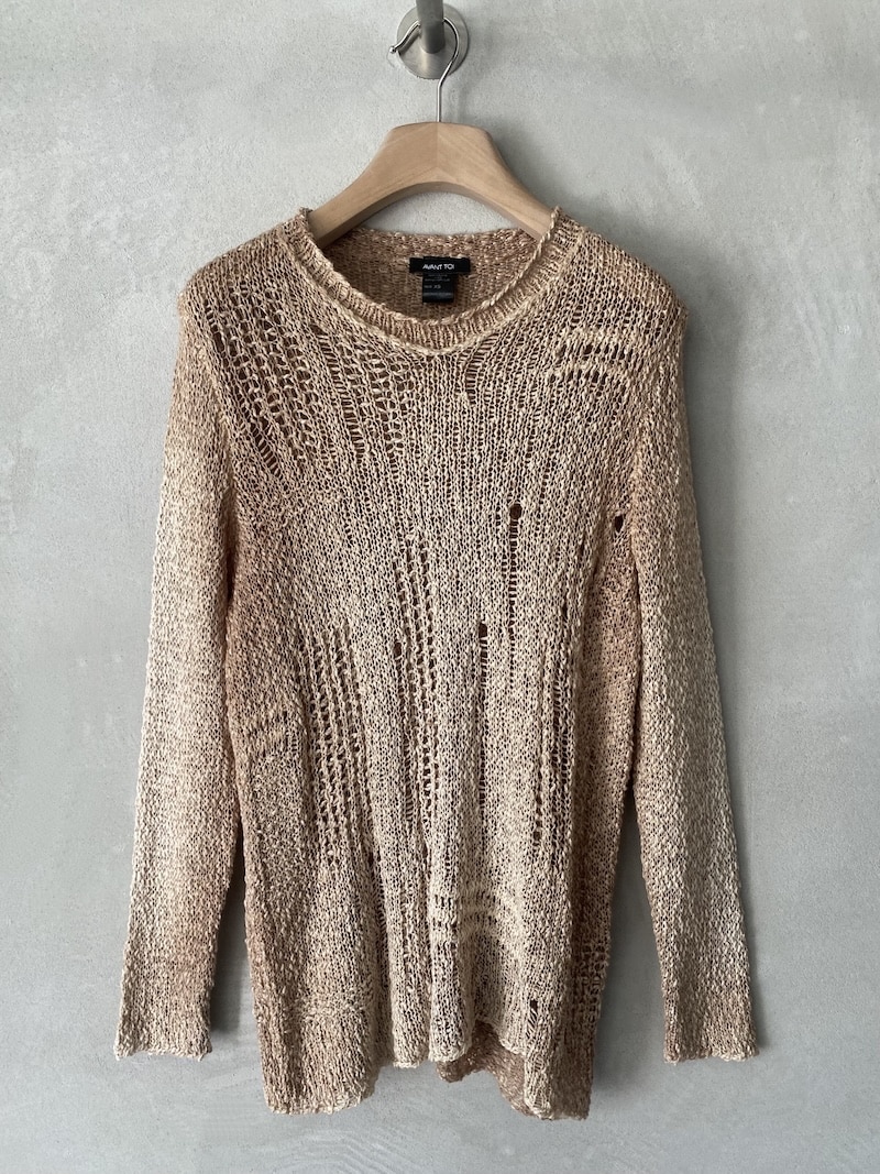 Maglia color sughero Avant Toi in cotone dipinta a mano con stramature, scollo a U e maniche lunghe