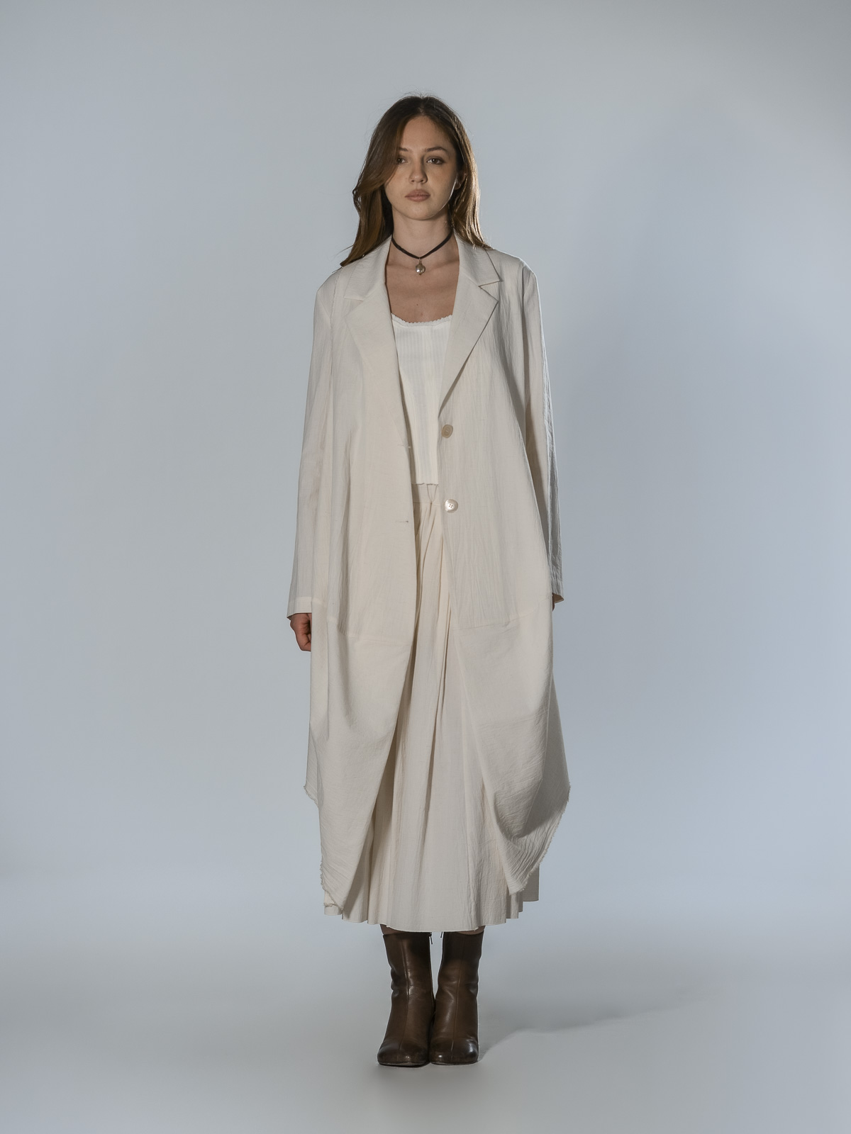 Spolverino oversize écru Marina Lari in cotone e lino con dettagli sfrangiati