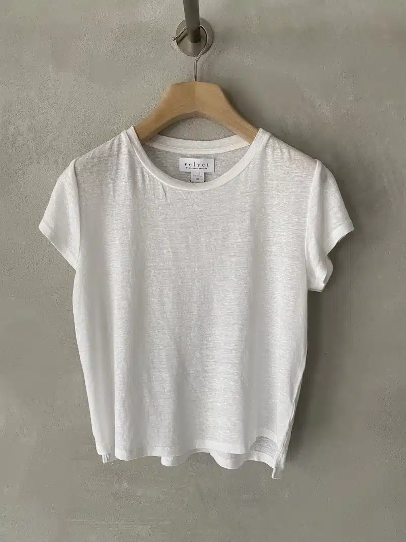 T-shirt Velvet in lino bianco con manica corta, collo tondo e spacchetti laterali