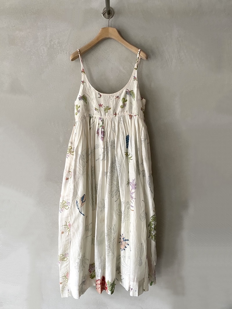 Abito lungo in cotone e seta con stampa floreale realizzata a mano con tecnica block print, scollo arrotondato e spalline sottili regolabili colore block print - INJIRI