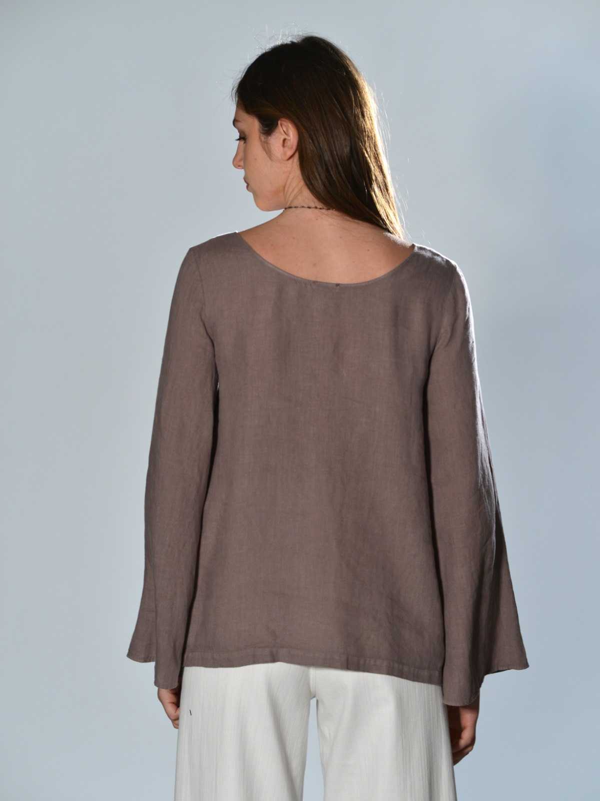 Blusa lavanda in lino dalla linea svasata MSM Milano 2