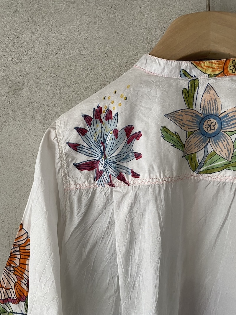 Hand-printed block-print silk shirt with mandarin collar and long sleeves - INJIRI