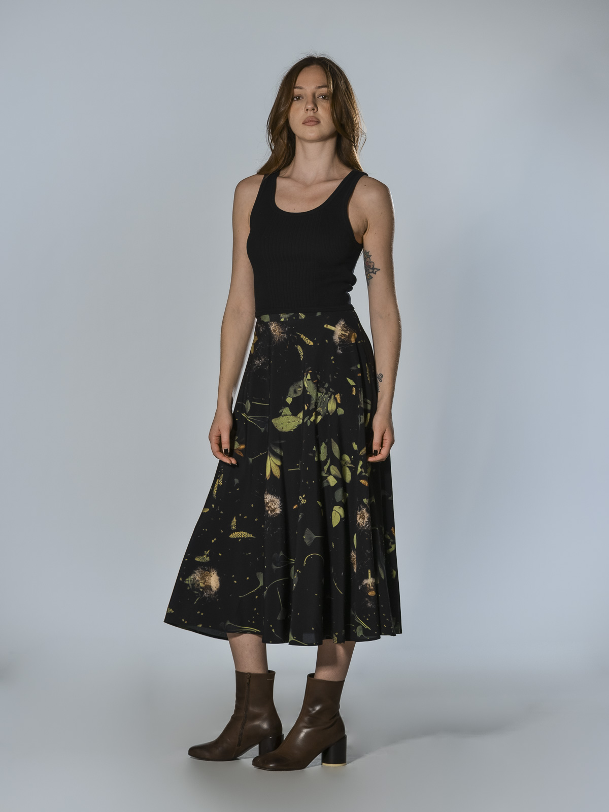 Gonna in seta stampata con motivo botanico e cintura liscia in vita SERIE NUMERICA