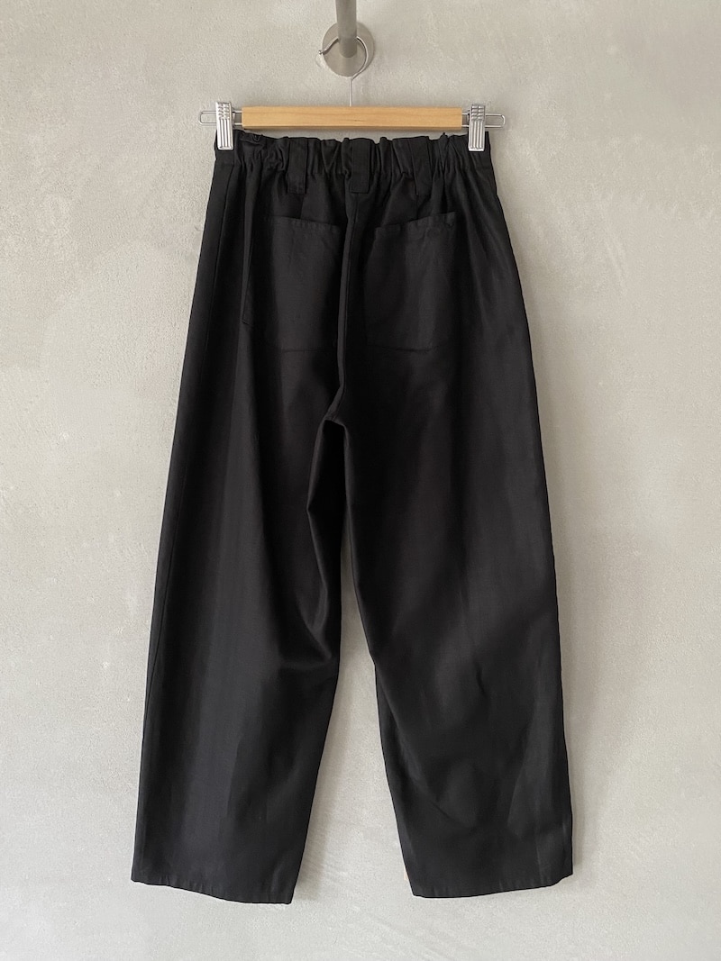 Ankle-length trousers in black cotton and linen herringbone with a slight stretch – Barbara Tani